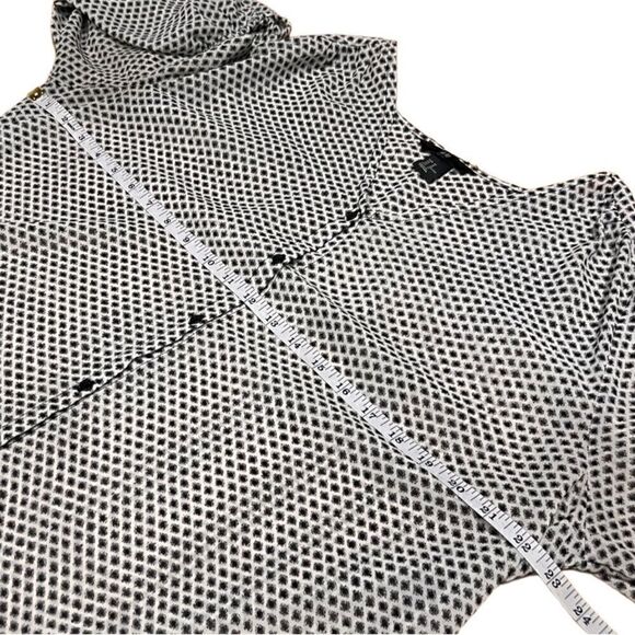 H&M sheer blouse high low hem button down white black size 12 - Picture 15 of 16